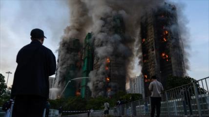 Fotos: El peor incendio de Hong Kong en décadas con unas 128 muertos