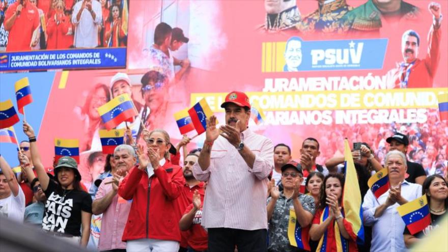 Presidente venezolano, Nicolás Maduro, en la juramentación de Comandos de Comunidades Bolivarianas Integrales (CCBI), Caracas, 1 de diciembre de 2025.