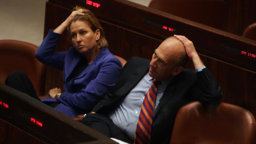 El ex primer ministro israelí, Ehud Olmert (derecha) y la excanciller, Tzipi Livni.