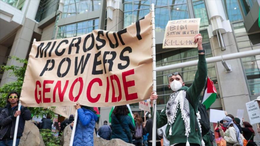 Manifestantes protestan frente a la conferencia Microsoft Build en Seattle, 19 de mayo de 2025. (Foto: AFP-Getty Images)