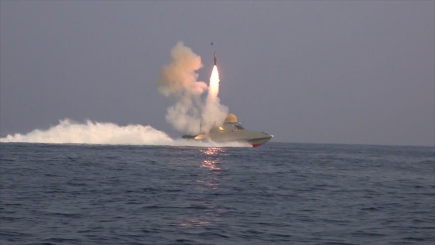 CGRI de Irán realiza simulacro de ataque con misil balístico y de crucero