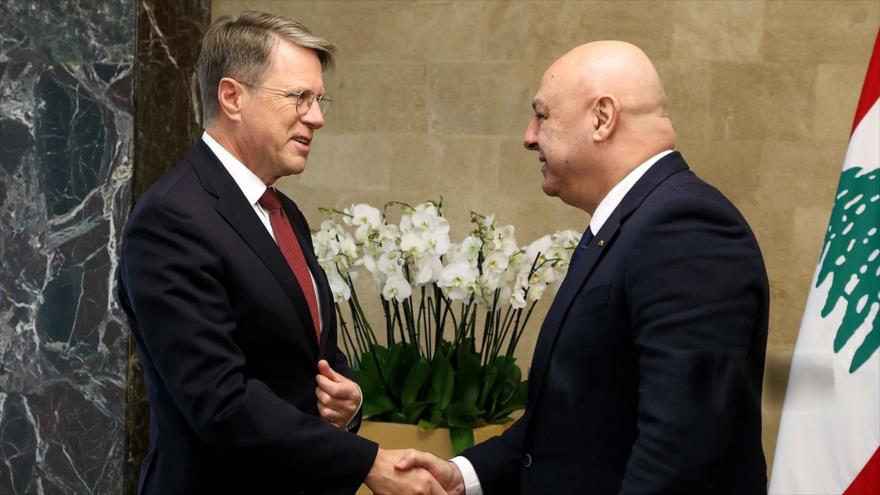 El presidente libanés, Joseph Aoun (derecha), reunido con el presidente del CSNU, Samuel Zbogar (izquierda) y su delegación, 5 de diciembre de 2025. (Foto: Anadolu)