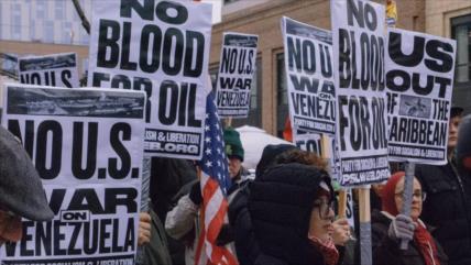 Protesta frente a Casa Blanca pide cese de ataques de EEUU en el Caribe