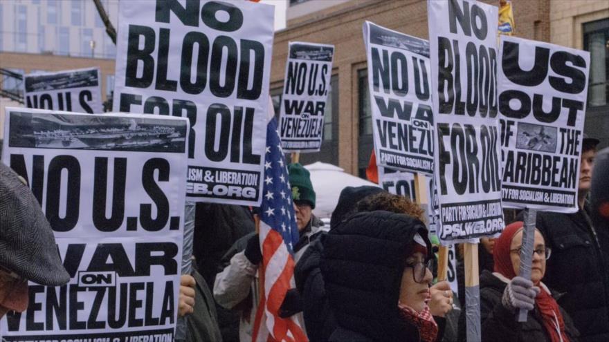 Protesta frente a Casa Blanca pide cese de ataques de EEUU en el Caribe