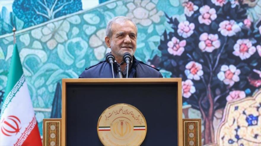 El presidente de Irán, Masud Pezeshkian, en un acto con motivo del Día de la Mujer y la Madre, 10 de diciembre de 2025. (Foto: president.ir)