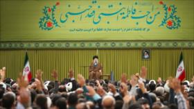Líder elogia la resistencia de iraníes en la preservación de su identidad 