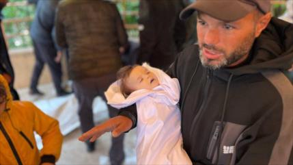 Lluvias inundan tiendas de desplazados en Gaza: Muere una bebé por el frío