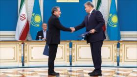 Irán y Kazajstán firman 14 acuerdos para impulsar lazos mutuos
