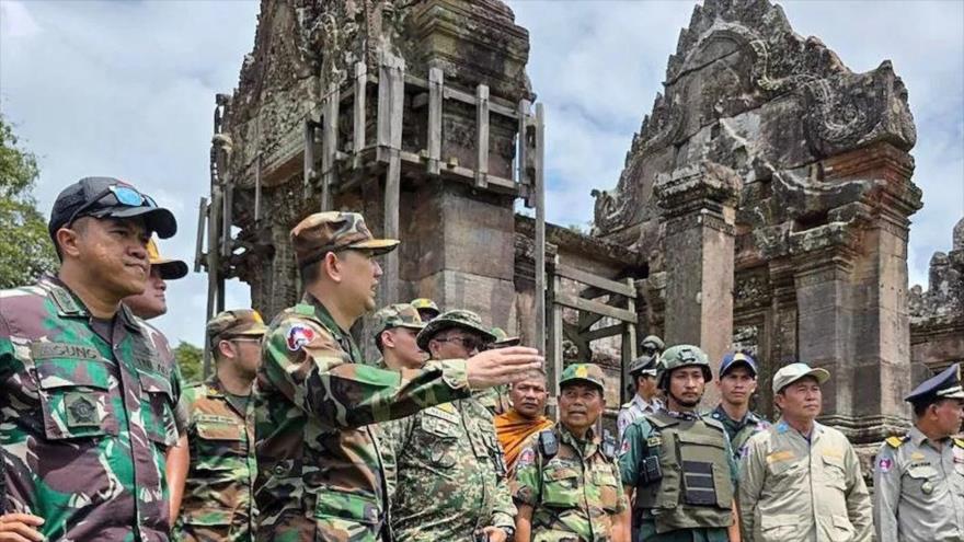 Ataques aéreos y desplazados marcan la escalada Tailandia-Camboya