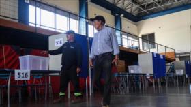 Comienza en Chile la segunda vuelta presidencial entre Jara y Kast