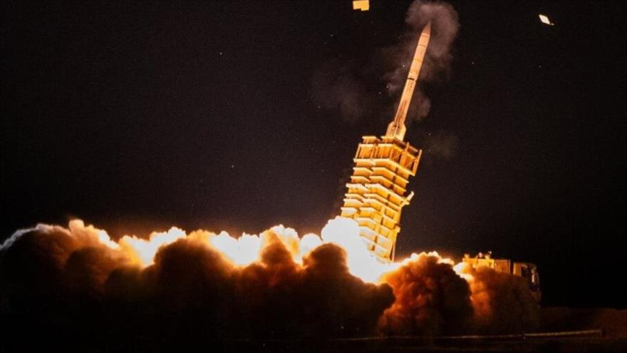 Irán prueba sus sistemas de defensa aérea durante un ejercicio militar.