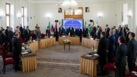 Irán y vecinos de Afganistán rechazan intervención extranjera y sanciones