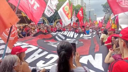 Rebaja de pena a Bolsonaro deriva masivas protestas en Brasil