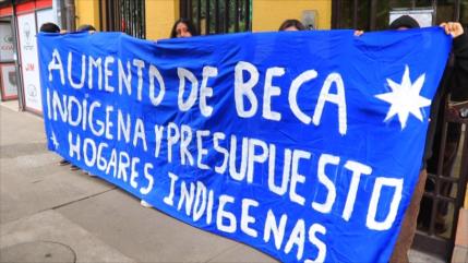 Pueblos originarios de Chile exigen mejorar servicios estudiantiles