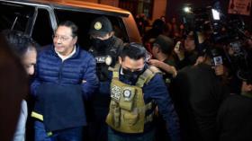 Confirman prisión preventiva de Arce, quien denuncia un juicio “político”