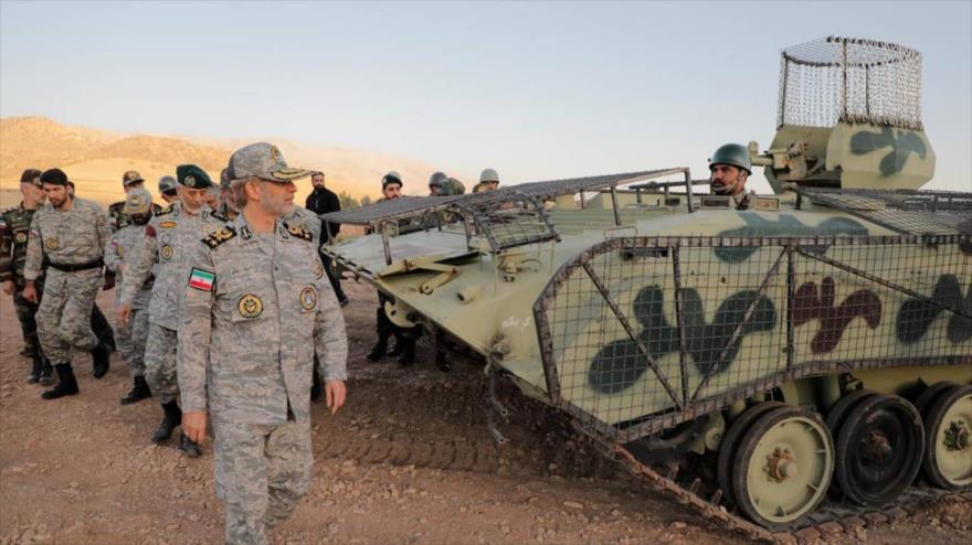 Jefe del Ejército iraní inspecciona fortificaciones en la frontera