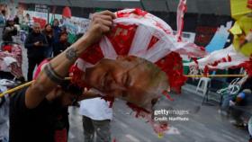 Mexicanos queman piñata de Trump y Netanyahu en protesta propalestina