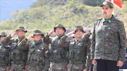 Venezuela ordena pasar a “la lucha armada” tras ataques aéreos de EEUU