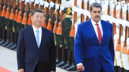 China pide a EEUU liberación inmediata de Maduro y urge salida negociada
