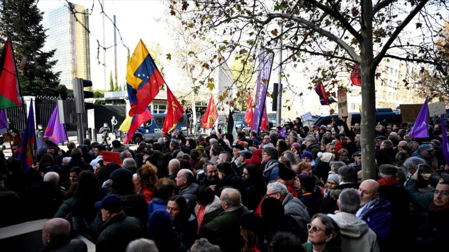 Miles protestan en España por “agresión imperialista contra Venezuela”