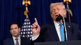 Trump dice que EEUU está “a cargo” de Venezuela y amenaza con 2.º ataque