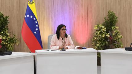 ¿EEUU dirige el gobierno de transición en Venezuela?, aclara Rodríguez 