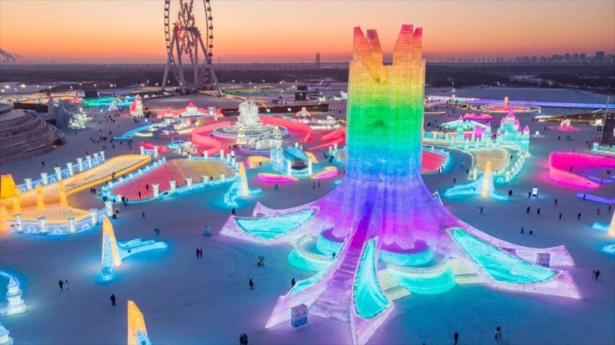Ciudad china de Harbin brilla en un arcoíris de hielo y nieve