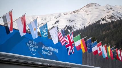 Foro de Davos revoca invitación al canciller persa; Irán condena
