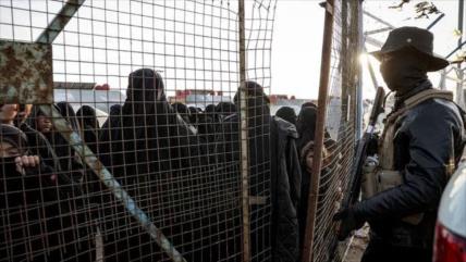 EEUU inicia traslado de prisioneros de Daesh de Siria a Irak 