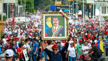 Venezolanos marchan en Caracas y exigen la liberación de Maduro
