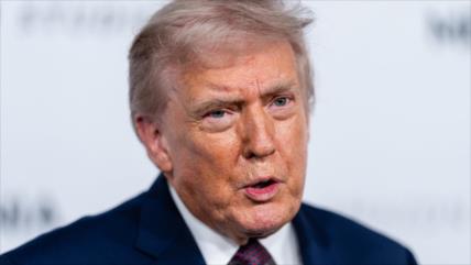 Justicia estadounidense libera archivos de Epstein; borra a Trump