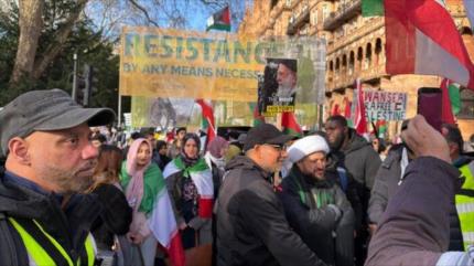 Miles marchan en Londres en apoyo a la Revolución Islámica y Palestina