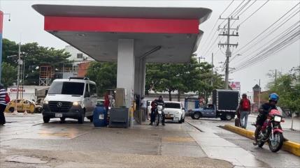  Gobierno de Colombia reduce el valor de la gasolina 