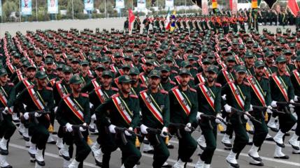 14 000 docentes iraníes condenan medida ilegal de UE contra CGRI