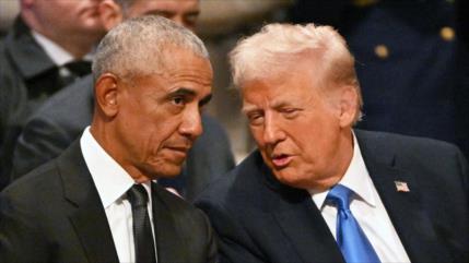 Trump sube vídeo racista de Obama como simio; lo retira tras críticas 