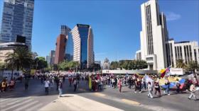 Mexicanos marchan en defensa de la soberanía latinoamericana