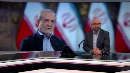 Presidente de Irán llama a participar en marcha por aniversario de la Revolución - Noticiero 21:30