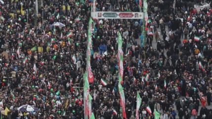 Iraníes marchan para festejar el 47.º aniversario de Revolución Islámica