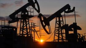 Rusia anuncia que entregará petróleo crudo y combustible a Cuba