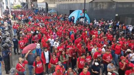 Miles de venezolanos piden la liberación de Maduro en Caracas