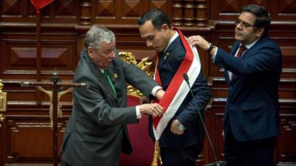 Congreso de Perú votará destitución de presidente interino José Jerí