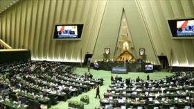 El Parlamento iraní agradece al Líder la derrota de intentos extranjeros