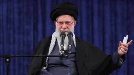 A FONDO: ¿Cómo reformuló el ayatolá Jamenei las negociaciones entre EEUU e Irán?