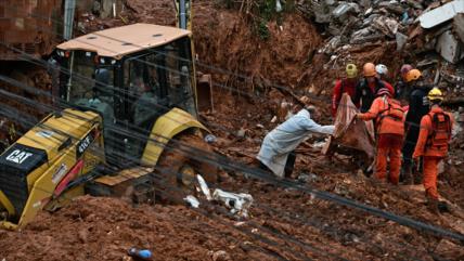 En fotos: Rescatistas buscan desaparecidos tras temporal en Brasil
