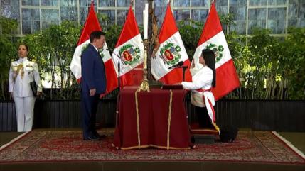 Presidente peruano Balcázar jura gabinete sin cambios radicales