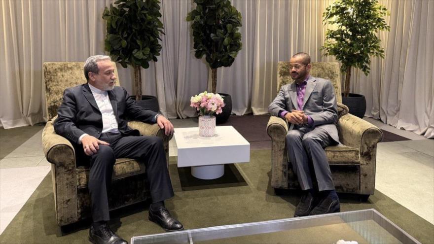 Cancilleres de Irán y Omán se reúnen antes de diálogos nucleares con EEUU | HISPANTV