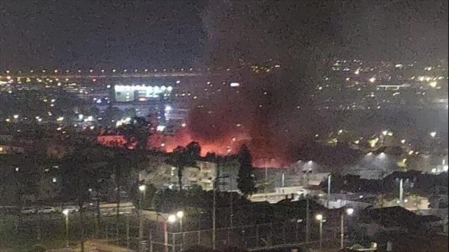 Una explosión tras el impacto de un misil iraní en la zona del central nuclear de Dimona, 21 de marzo de 2026.