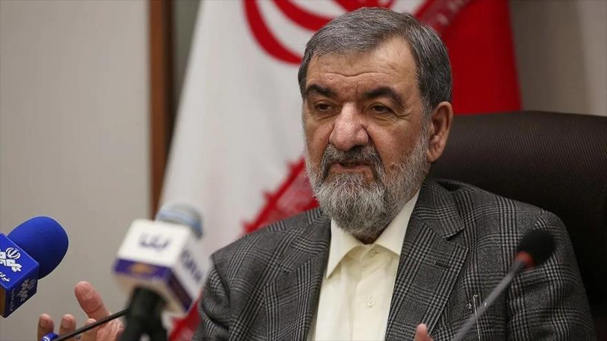 Mohsen Rezai, miembro del Consejo de Discernimiento del Sistema de Irán y también excomandante del Cuerpo de Guardianes de la Revolución Islámica (CGRI).