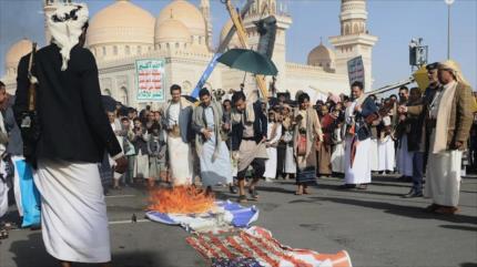 Yemeníes celebran victoria de Irán contra coalición de EEUU-Israel