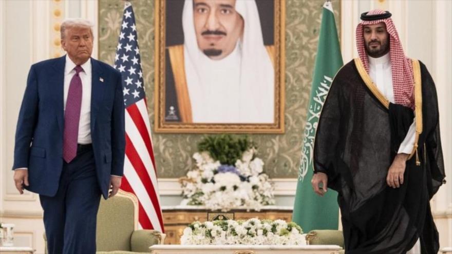 El príncipe heredero de Arabia Saudí, Muhamad bin Salman (dcha.), reunido con el presidente de EE.UU., Donald Trump. 